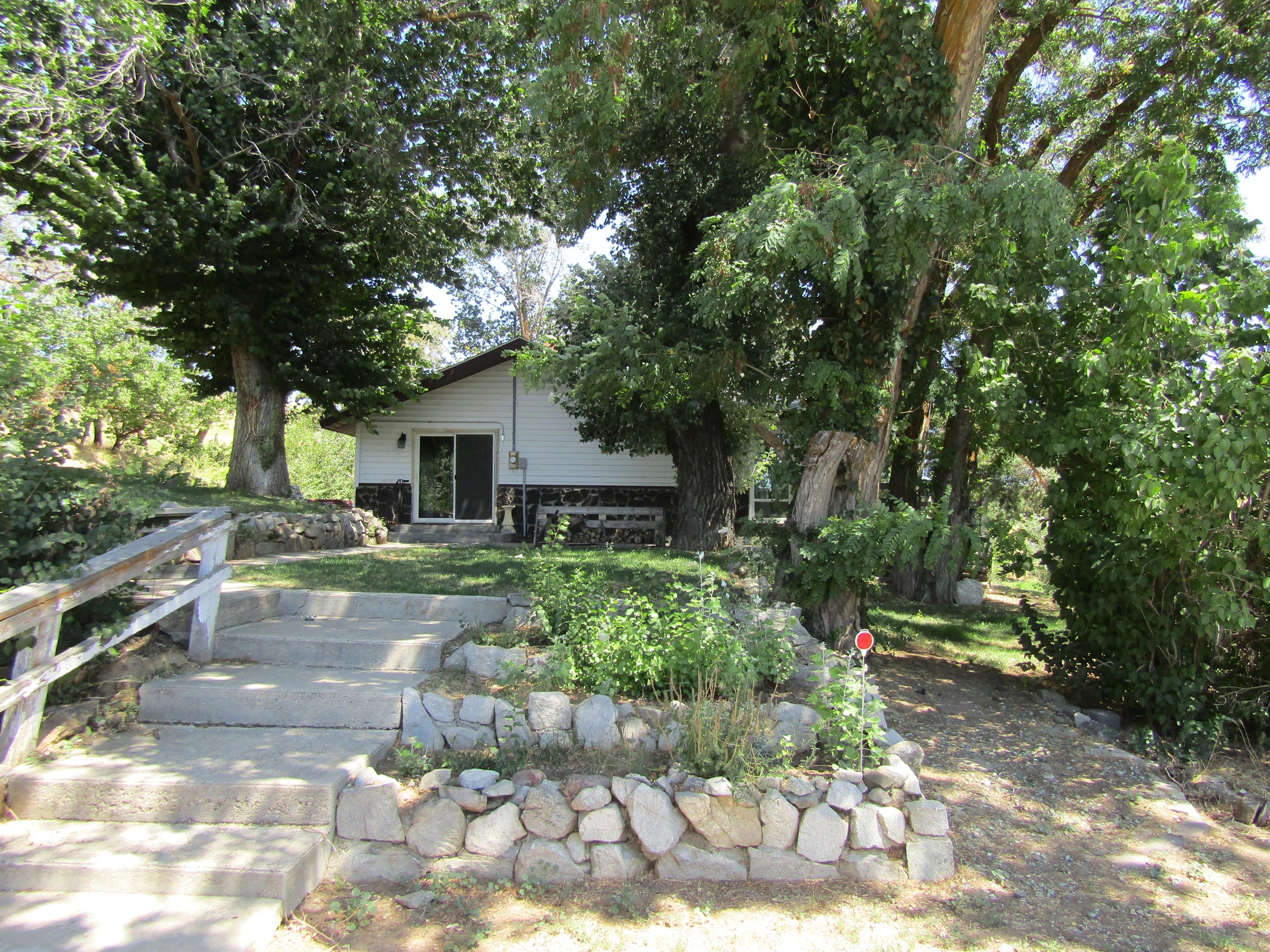 12096 E Highway 21