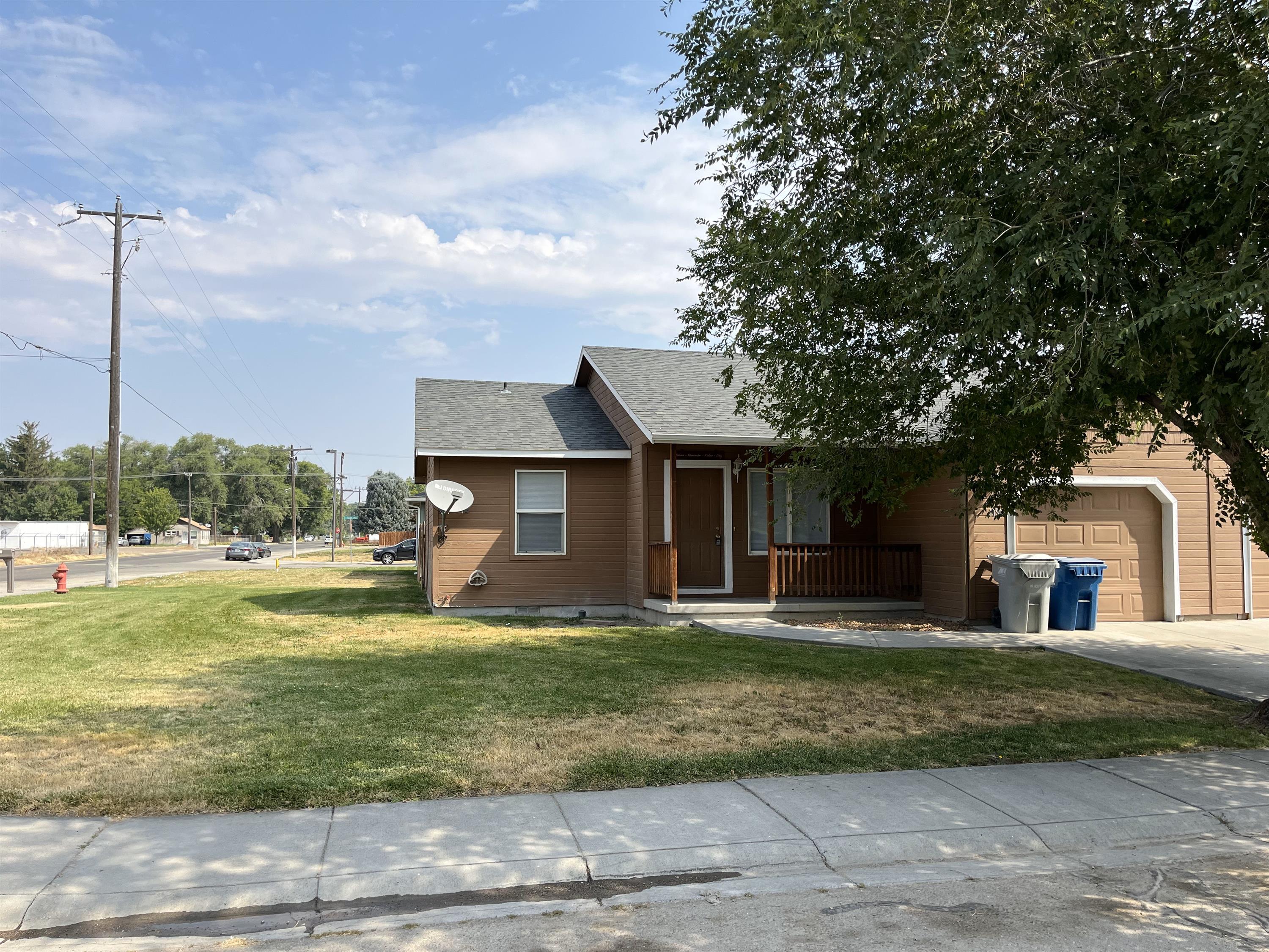 1196 Southeast Freedom Circle - 1198