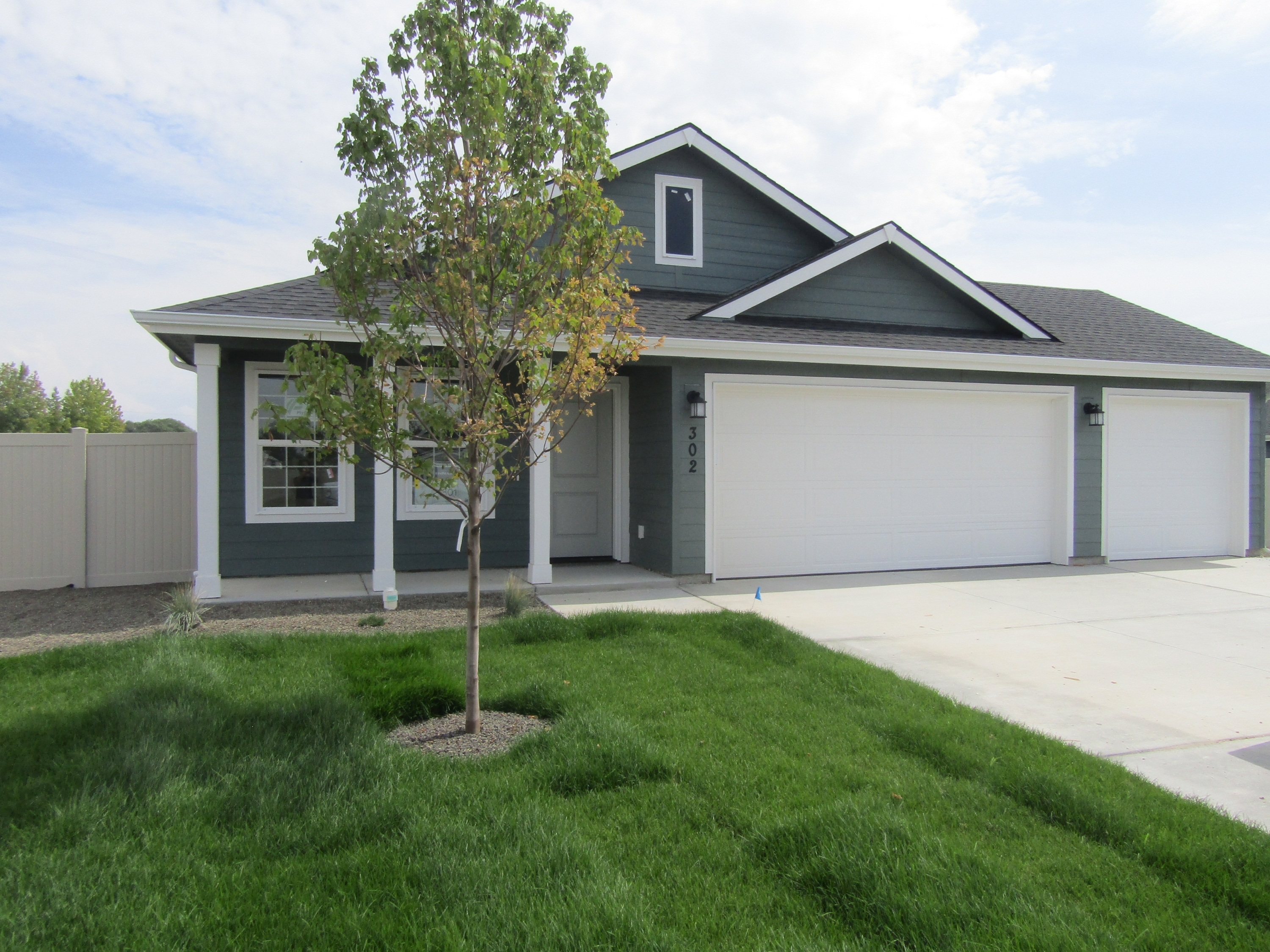 302 Persian Avenue